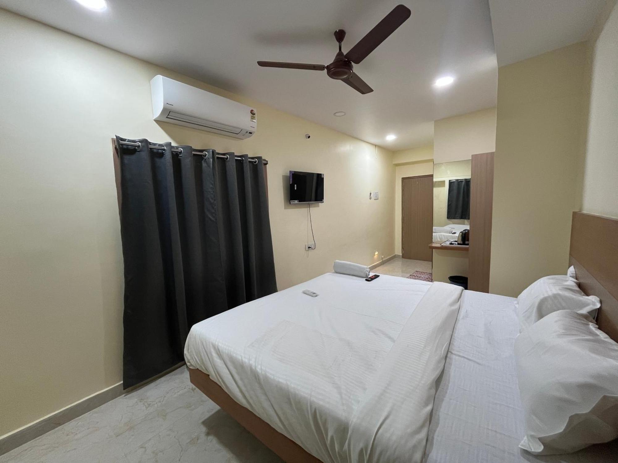 Hotel Elite Swagath Grand Hyderabad Bagian luar foto